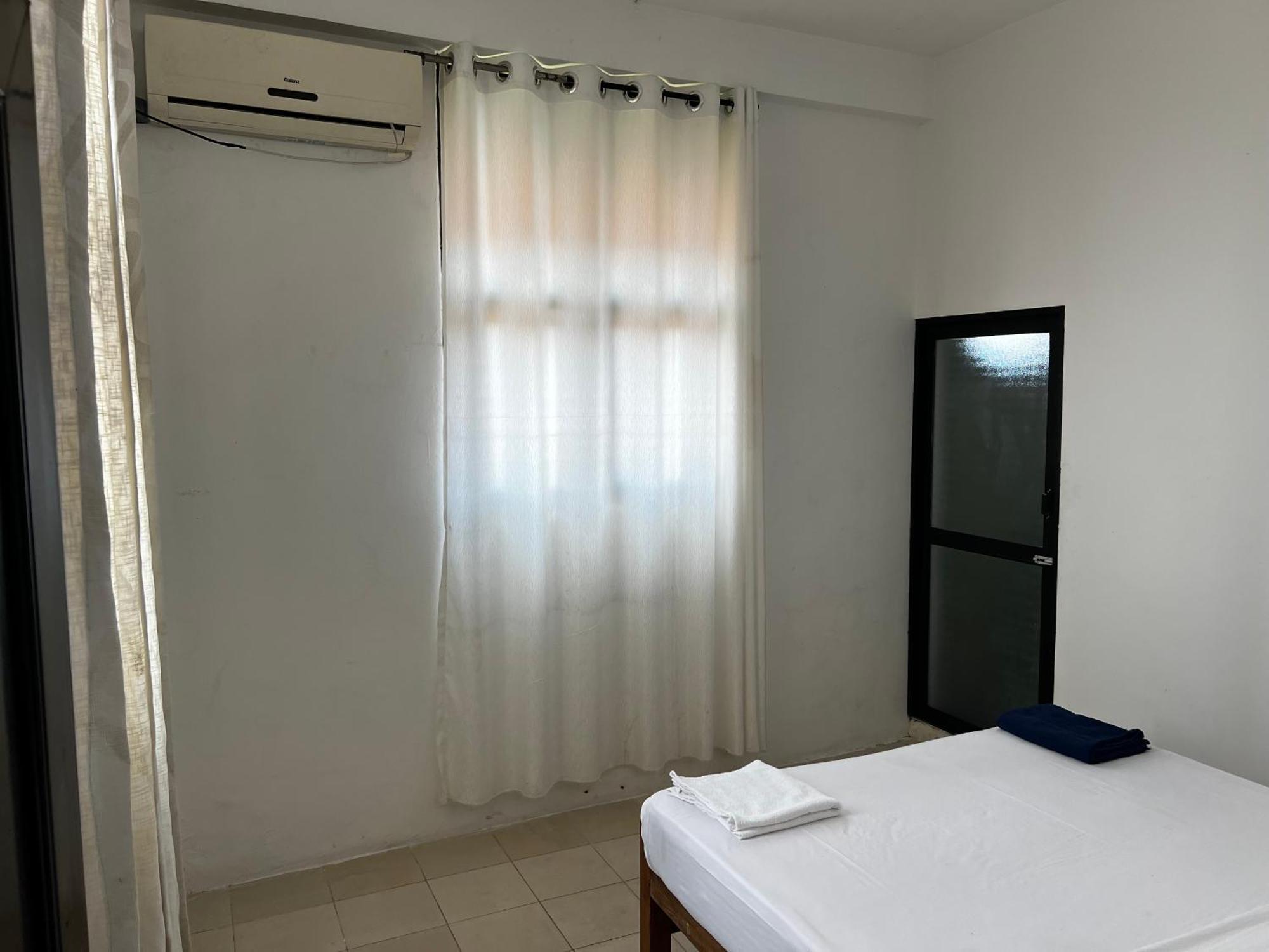 Ramlyn Guesthouse & Restaurant เนกอมโบ ภายนอก รูปภาพ
