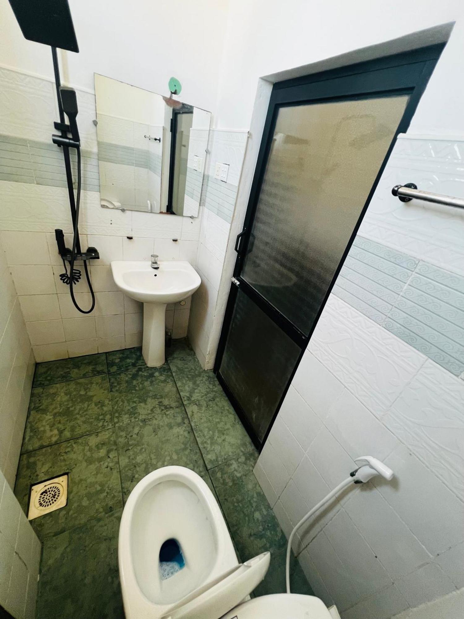 Ramlyn Guesthouse & Restaurant เนกอมโบ ภายนอก รูปภาพ